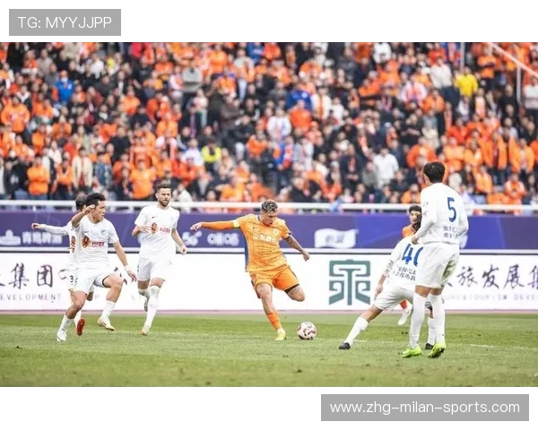 大连英博快速推进攻势贯穿整条边线