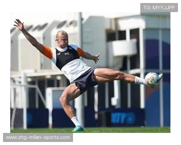 巴黎盯哈兰德式直插型前锋：解读未来足球的进攻革命