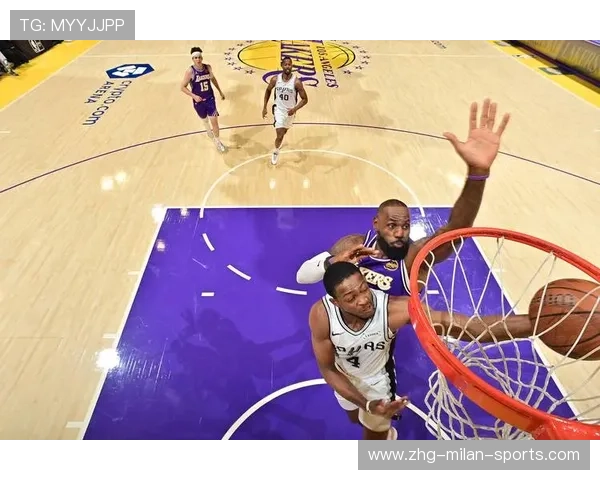 切尔西詹姆斯弧顶远射皮球入网全场沸腾 切尔西詹姆斯弧顶远射皮球入网全场沸腾